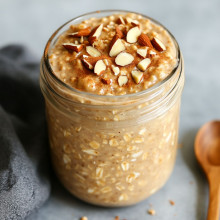 Almond Butter Gingerbread Overnight Oats