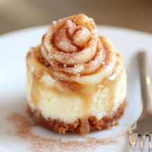 Cinnamon Roll Mini Cheesecake