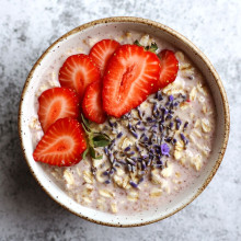 Strawberry Lavender Overnight Oats