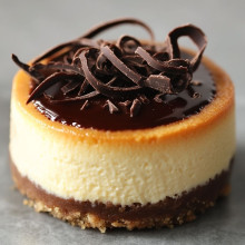 Chocolate Drizzle Mini Cheesecake