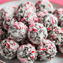No-Bake Candy Cane Oreo Balls
