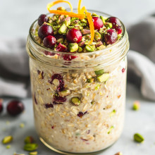 Cranberry Pistachio Holiday Overnight Oats