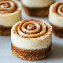 Cinnamon Roll Mini Cheesecake