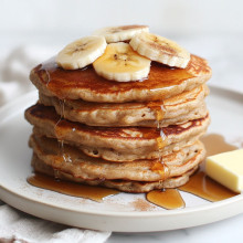  Banana Cinnamon Oat Pancakes 